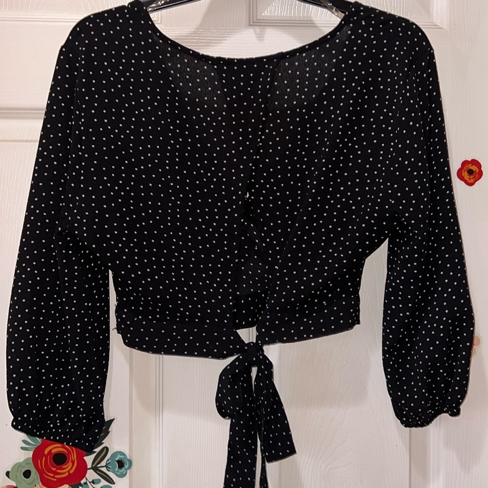 Beautiful blouse - Picture 2 of 5